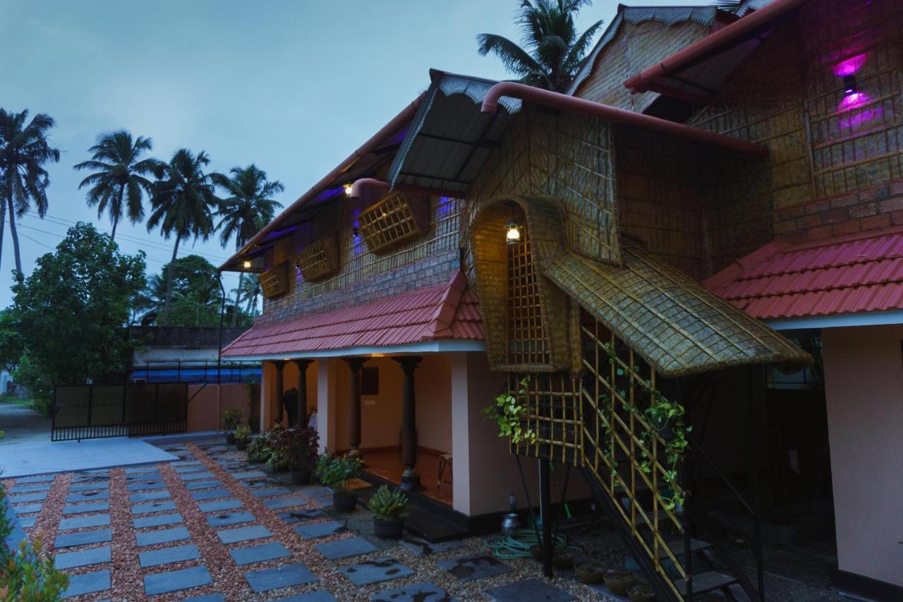 Canalview Private Cottage Azhikkal Ayiram Thengu Panmana Екстериор снимка